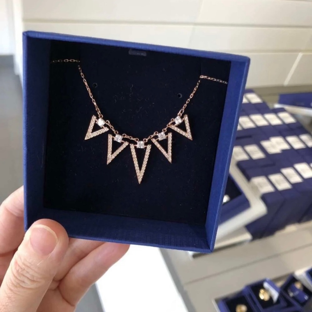 swarovski funk necklace for women totally new
